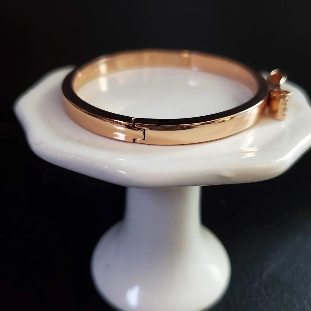 Kate Spade Ready Set Bow Hinged Bangle Bracelet Rose Gold with Pave Bow Signed‎ - Picture 2 of 11